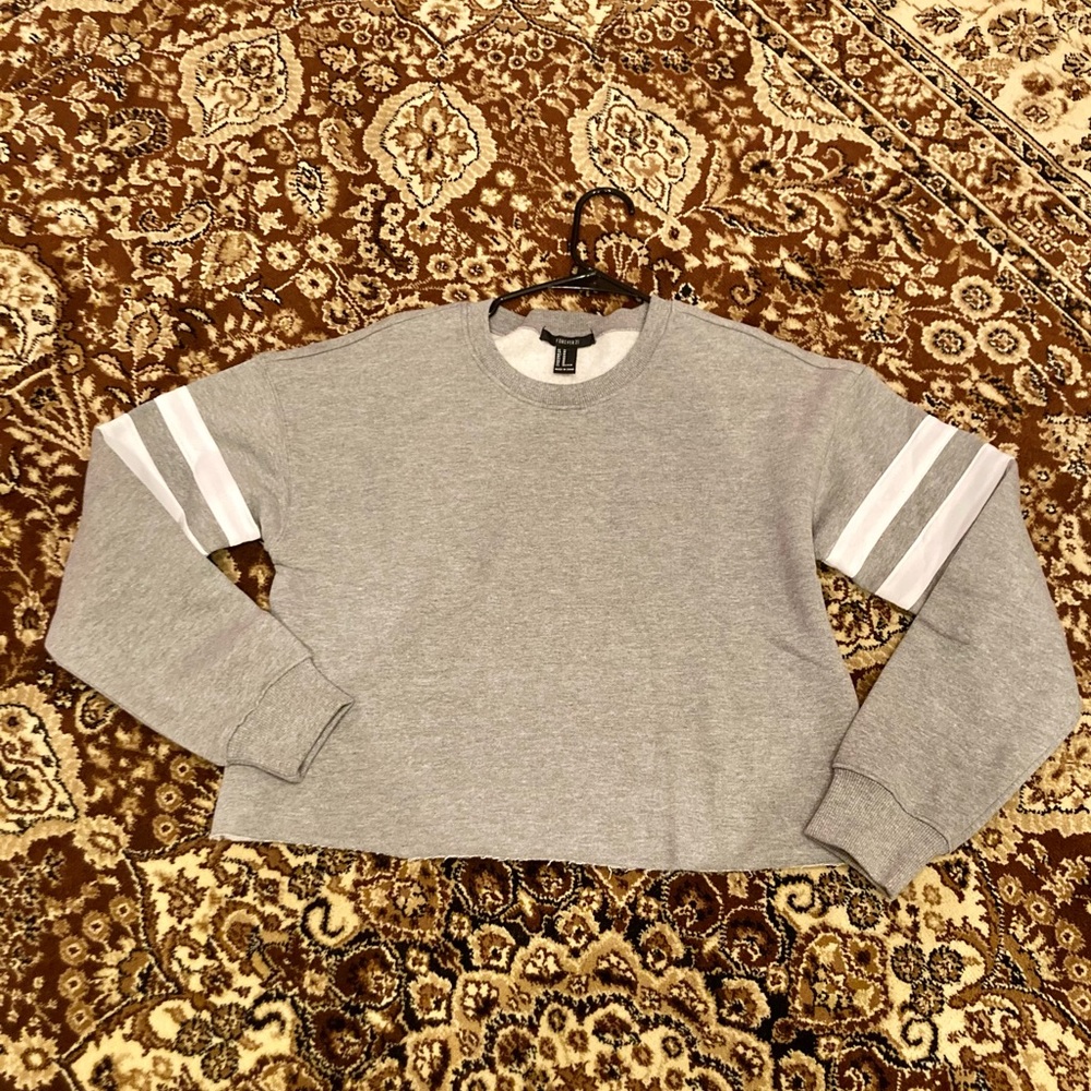 Forever 21 pullover gray size M women brand new without tags
